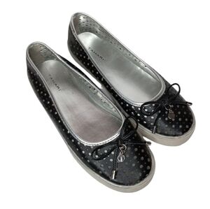 TAHARI Malina Casual Flat Shoes Sz 4